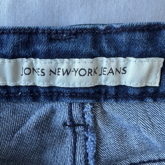 Jones New York Women's Lexington Straight Missy Jeans Medium‎ Wash 12 Short - Picture 7 of 16
